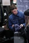 Amsterdam 4 februari 2019
Max Verstappen bij de presentatie van de G-Star RAW Max Verstappen lijn in de G-star winkel op de pc Hooftstraat. Max gaat met fans op de foto.