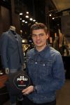 Amsterdam 4 februari 2019
Max Verstappen bij de presentatie van de G-Star RAW Max Verstappen lijn in de G-star winkel op de pc Hooftstraat. Max gaat met fans op de foto.
