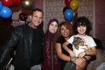 Amsterdam 2 maart 2019
Najib Amhali en zijn vrouw Miama vieren de 4e verjaardag van hun zoon Novell . Ook zoon Noah is aanwezig in Candy Castle. Najib met zijn moeder.