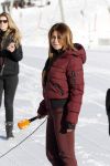 Lech 25 februari 2019
Koning Willem-Alexander, Koningin MÃ¡xima, Prinses Beatrix, Prins Constantijn, Prinses Laurentien en de prinsessen Amalia, Alexia en Ariane samen met Eloise, Leonore en Claus-Casimir tijdens de fotosessie tijdens de wintersportvakantie in Lech.