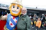 Heerenveen 17 maart 2019
De hollandse 100 voor de stichting lymphe&Co in Thialf.
Aanwezig oa Prins Bernhard jr Prinses Annette Prins Pieter Christiaan Mr Pieter v Vollenhoven Prinses Margriet Rosanna Kluivert Monique des Bouvrie en Tim Douwsma.