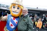 Heerenveen 17 maart 2019
De hollandse 100 voor de stichting lymphe&Co in Thialf.
Aanwezig oa Prins Bernhard jr Prinses Annette Prins Pieter Christiaan Mr Pieter v Vollenhoven Prinses Margriet Rosanna Kluivert Monique des Bouvrie en Tim Douwsma.