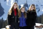 Lech 25 februari 2019
Koning Willem-Alexander, Koningin MÃ¡xima, Prinses Beatrix, Prins Constantijn, Prinses Laurentien en de prinsessen Amalia, Alexia en Ariane samen met Eloise, Leonore en Claus-Casimir tijdens de fotosessie tijdens de wintersportvakantie in Lech.