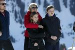 Lech 25 februari 2019
Koning Willem-Alexander, Koningin MÃ¡xima, Prinses Beatrix, Prins Constantijn, Prinses Laurentien en de prinsessen Amalia, Alexia en Ariane samen met Eloise, Leonore en Claus-Casimir tijdens de fotosessie tijdens de wintersportvakantie in Lech.