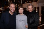 Zaandag 4 februari 2019
PremiÃ¨re Laten we eerlijk zijn in het zaantheater. Richard Kemper met zijn vrouw en zoon
