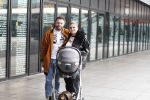 Amsterdam 28 februari 2019
Roxeanne Hazes en haar vriend Erik Zwennes achter de kinderwagen.