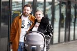 Amsterdam 28 februari 2019
Roxeanne Hazes en haar vriend Erik Zwennes achter de kinderwagen.