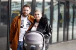 Amsterdam 28 februari 2019
Roxeanne Hazes en haar vriend Erik Zwennes achter de kinderwagen.