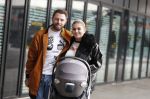 Amsterdam 28 februari 2019
Roxeanne Hazes en haar vriend Erik Zwennes achter de kinderwagen.