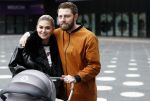 Amsterdam 28 februari 2019
Roxeanne Hazes en haar vriend Erik Zwennes achter de kinderwagen.