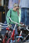 Amsterdam 27 februari 2019
Saskia Noort met haar hondje in Amsterdam zuid.