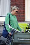 Amsterdam 27 februari 2019
Saskia Noort met haar hondje in Amsterdam zuid.
