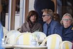 Amsterdam 27 februari 2019
Tom Egbers en zijn vrouw Janke Dekker op terras .