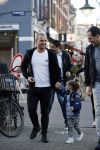 Amsterdam 14 februari 2019
Wesley Sneijder heeft een lunch gehad bij brasserie v Dam met zijn zoon Xess Xava en vrienden.