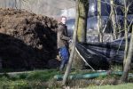 Hei en Boeicop 4 maart 2020
Boer Willem een van de deelnemers van het nieuwe seizoen van boer zoekt vrouw . Willem bij zijn huis / boerderij . Ook zijn moeder is aanwezig . Matthijs Albers van Story is er ook bij .