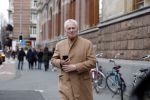 Ansterdam 7 maart 2020
Bram Moszkowicz met zijn dochter en vriendin Nienke Hoogervorst op straat in Amsterdam zuid