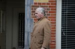 Ansterdam 7 maart 2020
Bram Moszkowicz met zijn dochter en vriendin Nienke Hoogervorst op straat in Amsterdam zuid