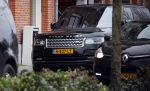 Ansterdam 7 maart 2020
Bram Moszkowicz met zijn dochter en vriendin Nienke Hoogervorst op straat in Amsterdam zuid