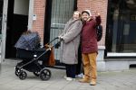 Amsterdam 30 januari 2020
Carolien Spoor en haar man John Karthaus achter de kinderwagen.