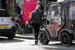 Amsterdam 12 maart 2020
Connie Witteman doet boodschappen met haar Biro . Daarna gaat ze naar de bank