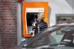 Amsterdam 12 maart 2020
Connie Witteman doet boodschappen met haar Biro . Daarna gaat ze naar de bank
