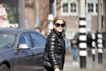 Amsterdam 12 maart 2020
Connie Witteman doet boodschappen met haar Biro . Daarna gaat ze naar de bank
