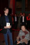 Amsterdam 16 januari 2020
Boekpresentatie Daan Jensen . Daan reikt het eerste boek uit aan zijn moeder.