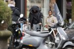 Amsterdam 27 januari 2020
Donyell Malen op krukken met zijn vriendin Liesje Chanayla op de beethovenstraat.