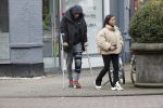 Amsterdam 27 januari 2020
Donyell Malen op krukken met zijn vriendin Liesje Chanayla op de beethovenstraat.