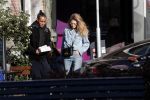 Amsterdam 7 februari 2020
Doutzen Kroes en haar man Sunnery James doen boodschappen met hun dochtertje op de cornelis schuytstraat