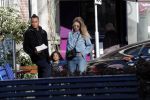 Amsterdam 7 februari 2020
Doutzen Kroes en haar man Sunnery James doen boodschappen met hun dochtertje op de cornelis schuytstraat
