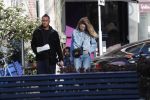 Amsterdam 7 februari 2020
Doutzen Kroes en haar man Sunnery James doen boodschappen met hun dochtertje op de cornelis schuytstraat