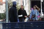 Amsterdam 7 februari 2020
Doutzen Kroes en haar man Sunnery James doen boodschappen met hun dochtertje op de cornelis schuytstraat