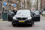Amsterdam 8 februari 2020
Dries Roelvink en zijn beste vriend Gunther met de BMW X4 in Amsterdam zuid