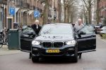 Amsterdam 8 februari 2020
Dries Roelvink en zijn beste vriend Gunther met de BMW X4 in Amsterdam zuid
