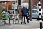Amsterdam 1 maart 2020
Gaston Starreveld met zijn vrouw bvij de beethovenstraat.