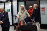 Schiphol 28 februari 2020
Aankomst Willibrord Frequin Barry Stevens Gerard Cox en Peter Faber op schiphol na de opnames van hun programma beter laat dan nooit.