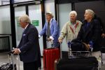 Schiphol 28 februari 2020
Aankomst Willibrord Frequin Barry Stevens Gerard Cox en Peter Faber op schiphol na de opnames van hun programma beter laat dan nooit.