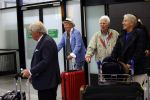 Schiphol 28 februari 2020
Aankomst Willibrord Frequin Barry Stevens Gerard Cox en Peter Faber op schiphol na de opnames van hun programma beter laat dan nooit.