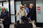 Schiphol 28 februari 2020
Aankomst Willibrord Frequin Barry Stevens Gerard Cox en Peter Faber op schiphol na de opnames van hun programma beter laat dan nooit.