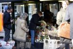 Amsterdam 7 februari 2020
Hansje Boonstra doet samen met haar zoon booddschappen in een biro karretje