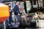 Amsterdam 7 februari 2020
Hansje Boonstra doet samen met haar zoon booddschappen in een biro karretje