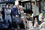 Amsterdam 7 februari 2020
Hansje Boonstra doet samen met haar zoon booddschappen in een biro karretje
