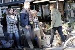 Amsterdam 7 februari 2020
Hansje Boonstra doet samen met haar zoon booddschappen in een biro karretje