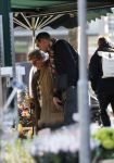 Amsterdam 7 februari 2020
Hansje Boonstra doet samen met haar zoon booddschappen in een biro karretje