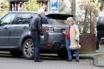 Amsterdam 4 februari 2020
Cor Boonstra met zijn vrouw Hansje Boonstra op de cornelis schuytstraat in hun Biro karretje>