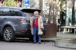 Amsterdam 4 februari 2020
Cor Boonstra met zijn vrouw Hansje Boonstra op de cornelis schuytstraat in hun Biro karretje>