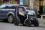 Amsterdam 4 februari 2020
Cor Boonstra met zijn vrouw Hansje Boonstra op de cornelis schuytstraat in hun Biro karretje>