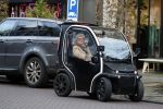 Amsterdam 4 februari 2020
Cor Boonstra met zijn vrouw Hansje Boonstra op de cornelis schuytstraat in hun Biro karretje>