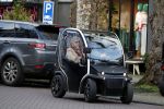 Amsterdam 4 februari 2020
Cor Boonstra met zijn vrouw Hansje Boonstra op de cornelis schuytstraat in hun Biro karretje>